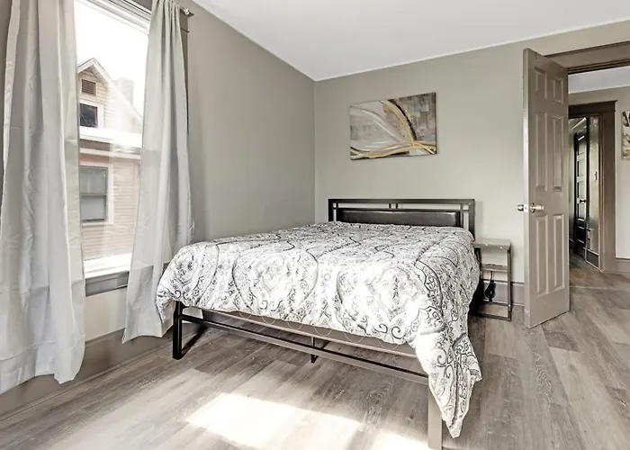 Comfortable 6Br 2Bath In The Heart Of Niagara Falls