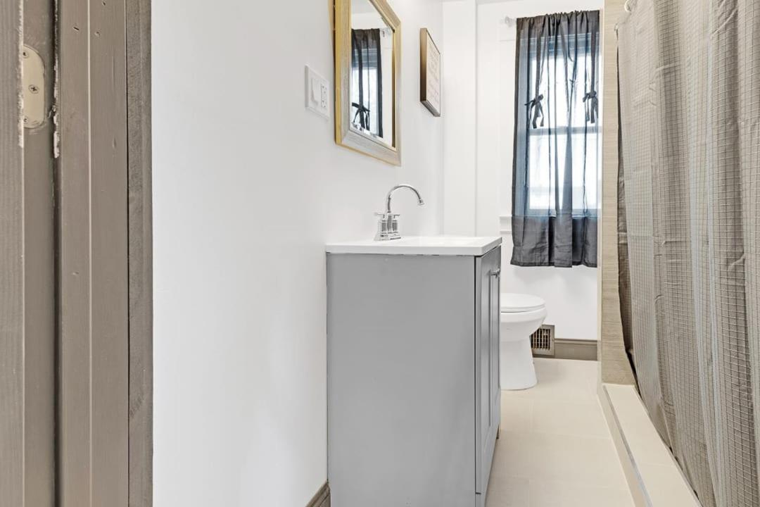 Comfortable 6br 2bath In The Heart Of * Niagara Falls