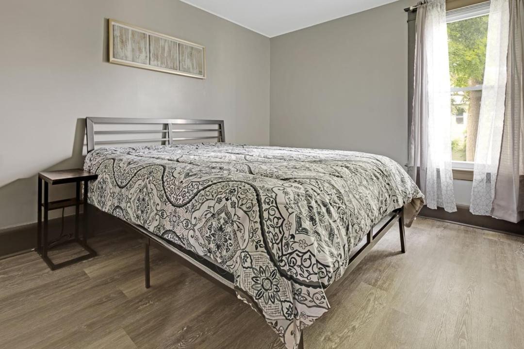 Comfortable 6br 2bath In The Heart Of