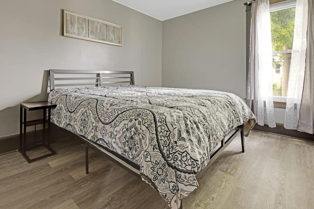 Comfortable 6br 2bath In The Heart Of