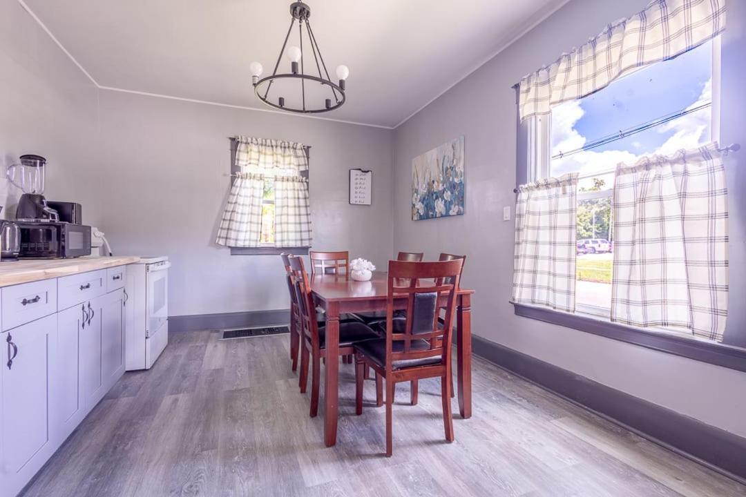 Comfortable 6br 2bath In The Heart Of *